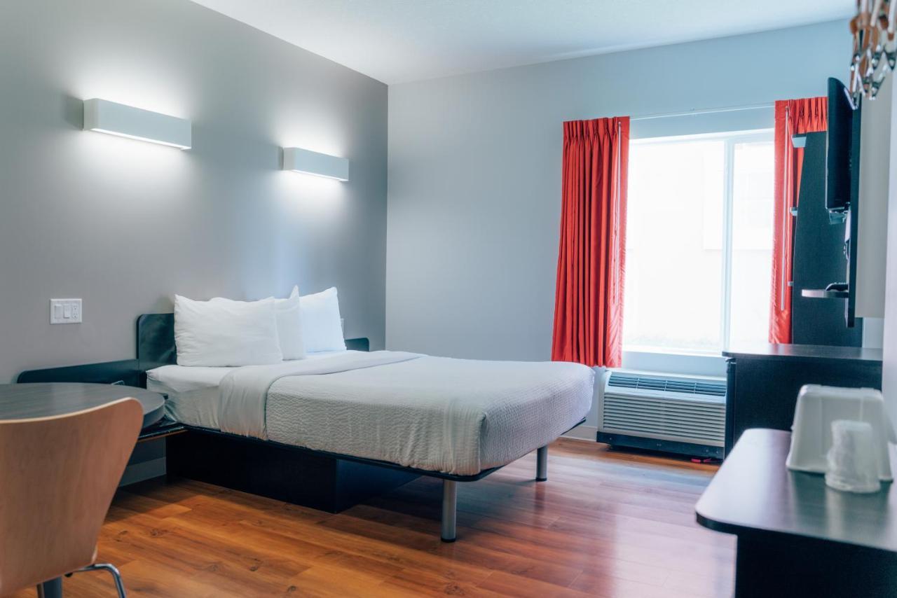 Motel 6 Airdrie Kültér fotó