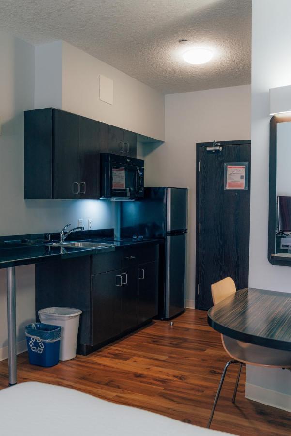 Motel 6 Airdrie Kültér fotó