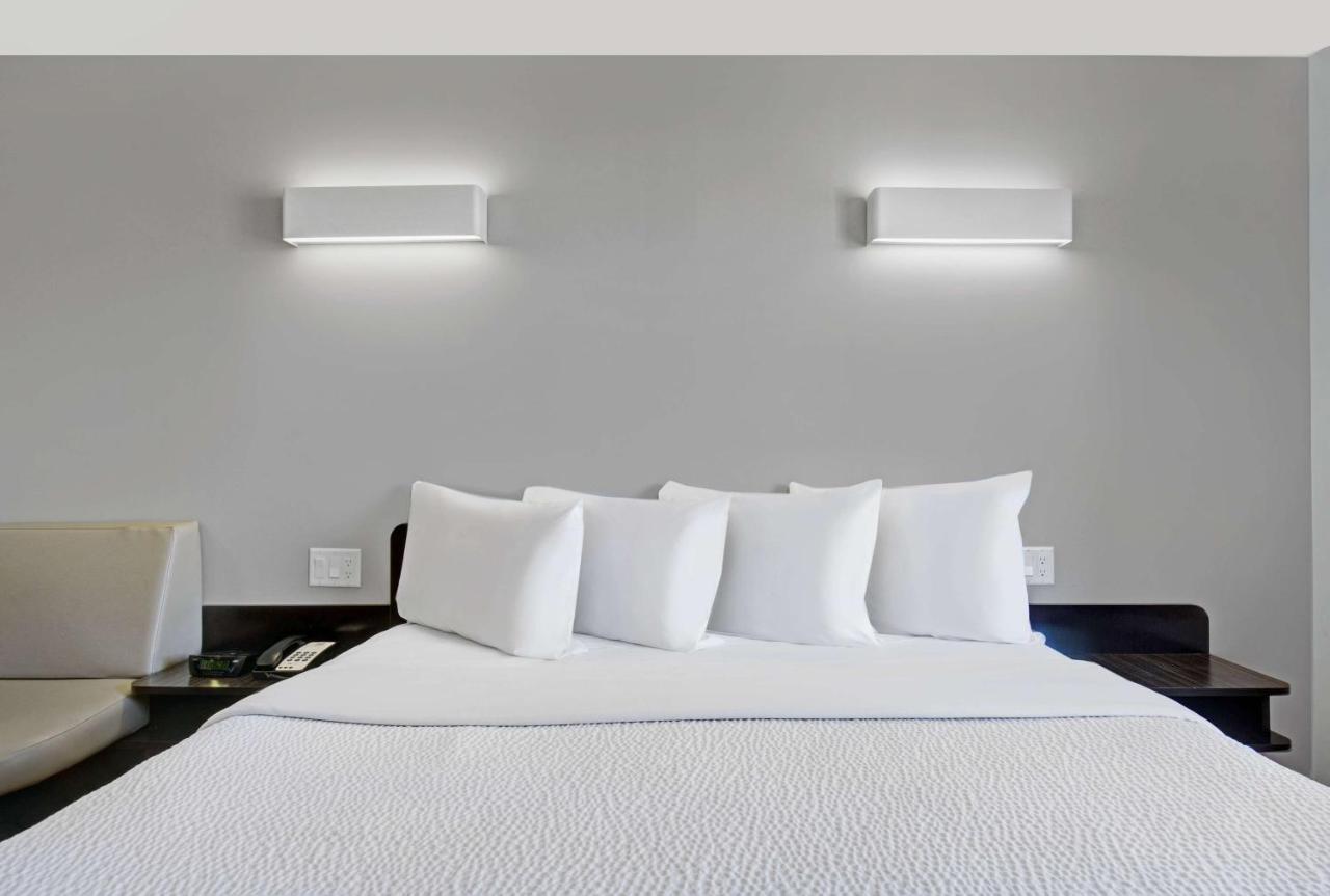 Motel 6 Airdrie Kültér fotó