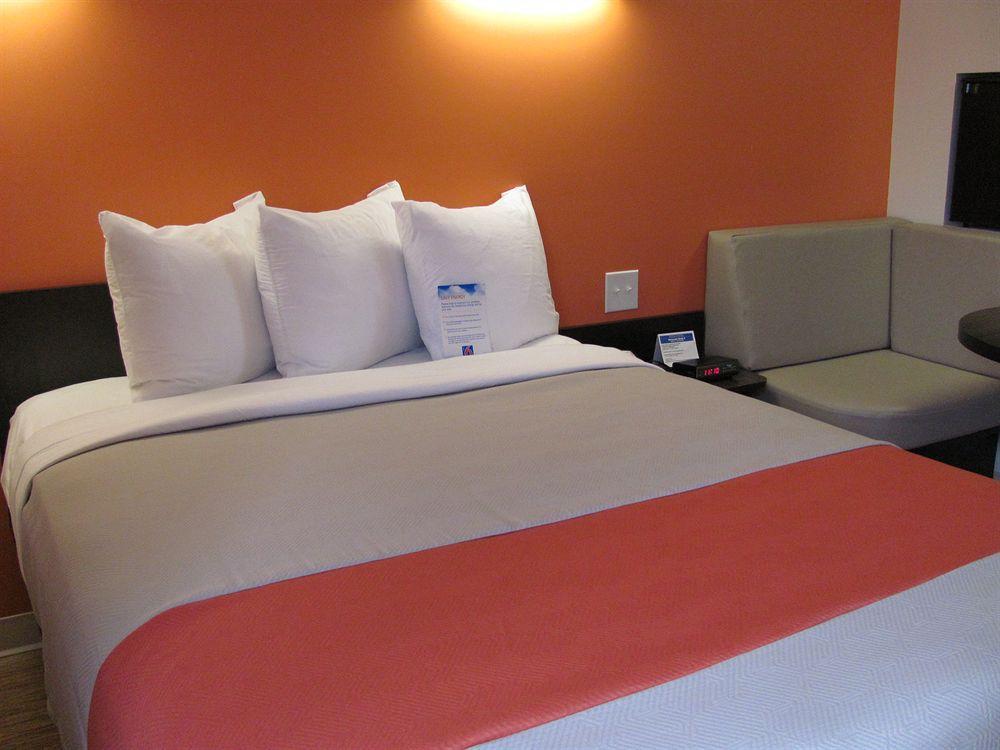 Motel 6 Airdrie Kültér fotó